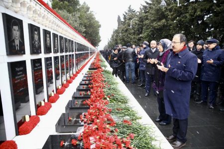 Türkiyə səfirliyindən 20 Yanvar faciəsi ilə bağlı paylaşım - FOTOLAR