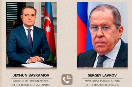 Ceyhun Bayramov Sergey Lavrovla telefonda danışıb