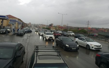 Bakı-Sumqayıt yolu yenə iflic oldu - FOTOLAR