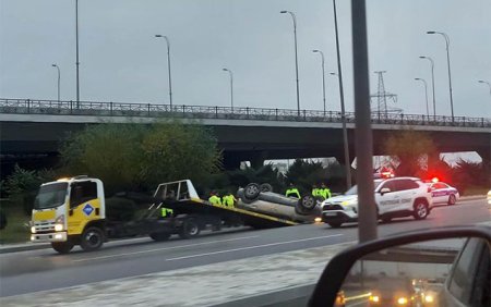 "Koroğlu" metrostansiyası yaxınlığında maşın AŞDI - FOTO