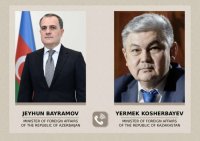 Ceyhun Bayramov Yermek Koşerbayevlə danışdı